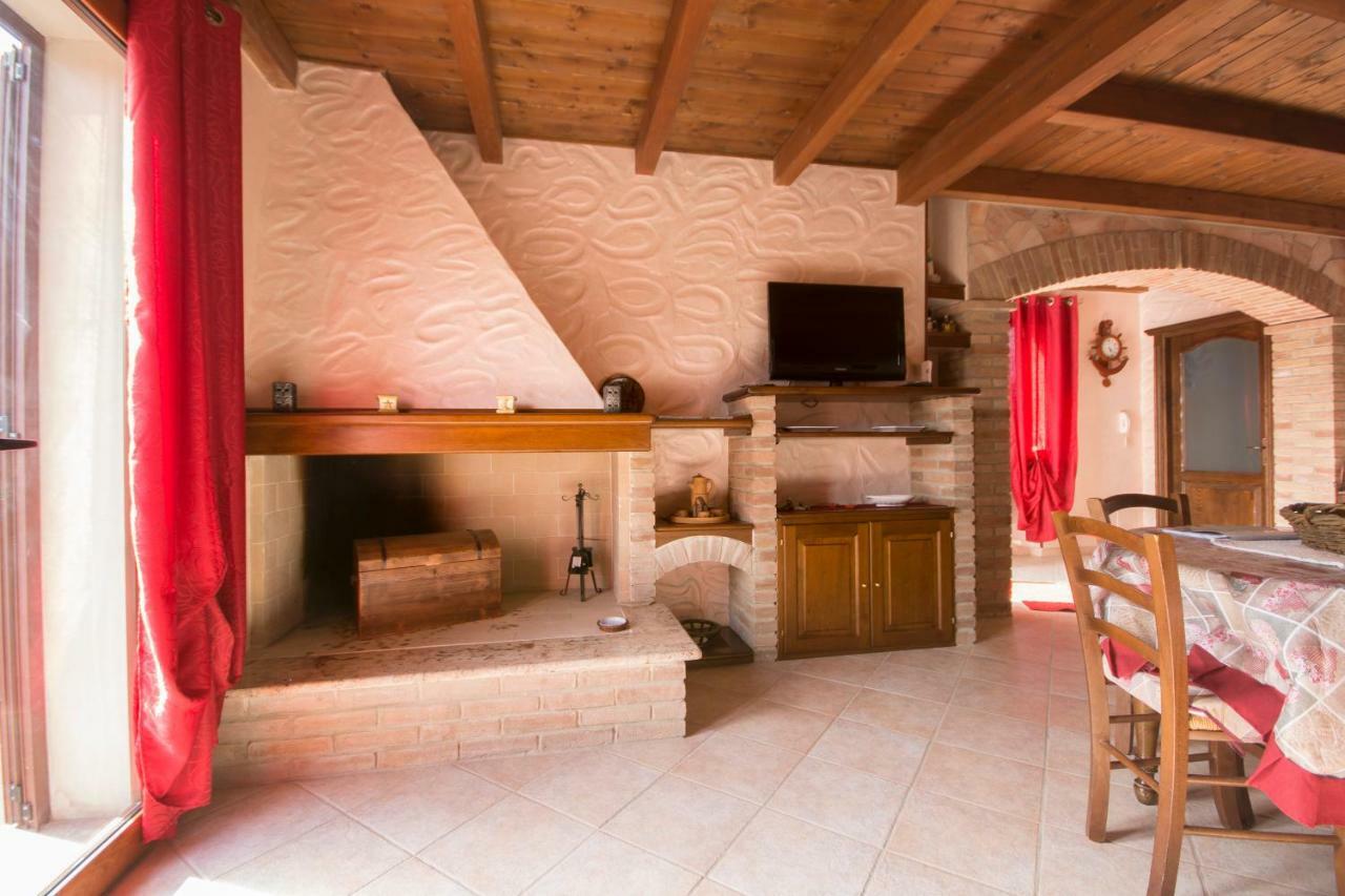 Casa Vacanza Il Mandorlo Domusnovas ภายนอก รูปภาพ