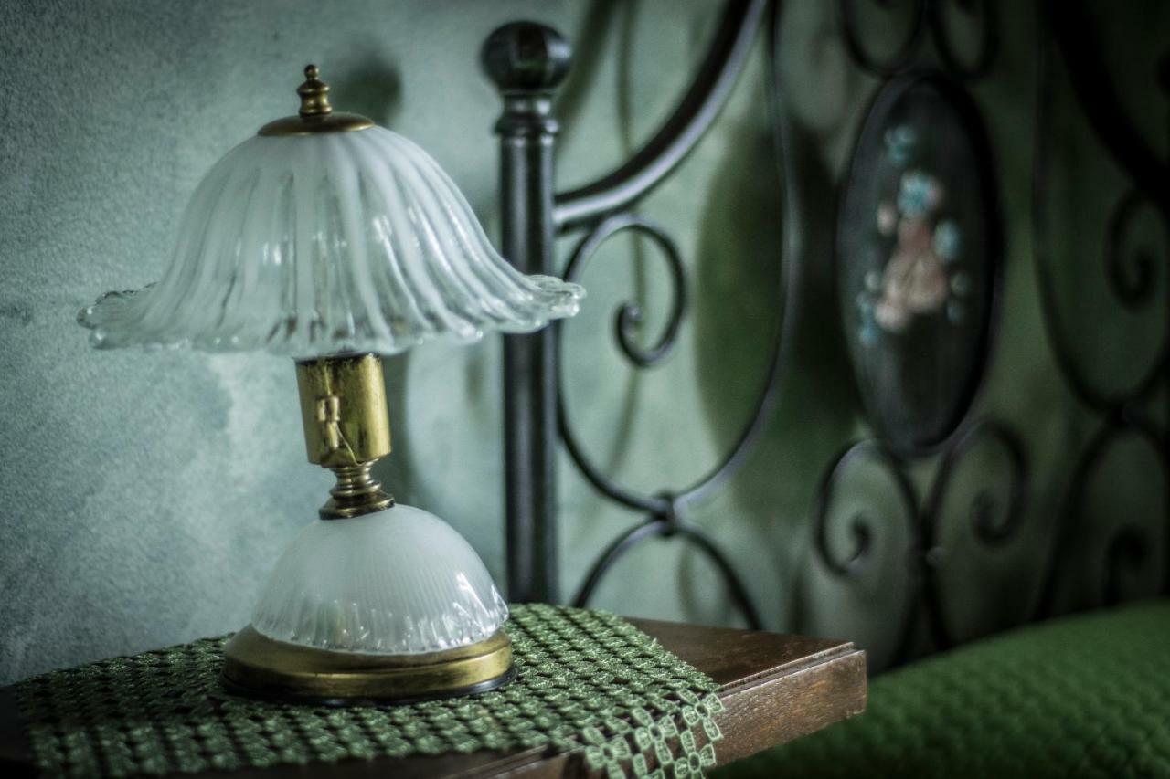 Casa Vacanza Il Mandorlo Domusnovas ภายนอก รูปภาพ