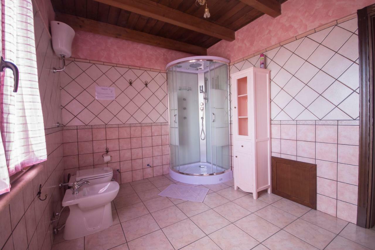 Casa Vacanza Il Mandorlo Domusnovas ภายนอก รูปภาพ