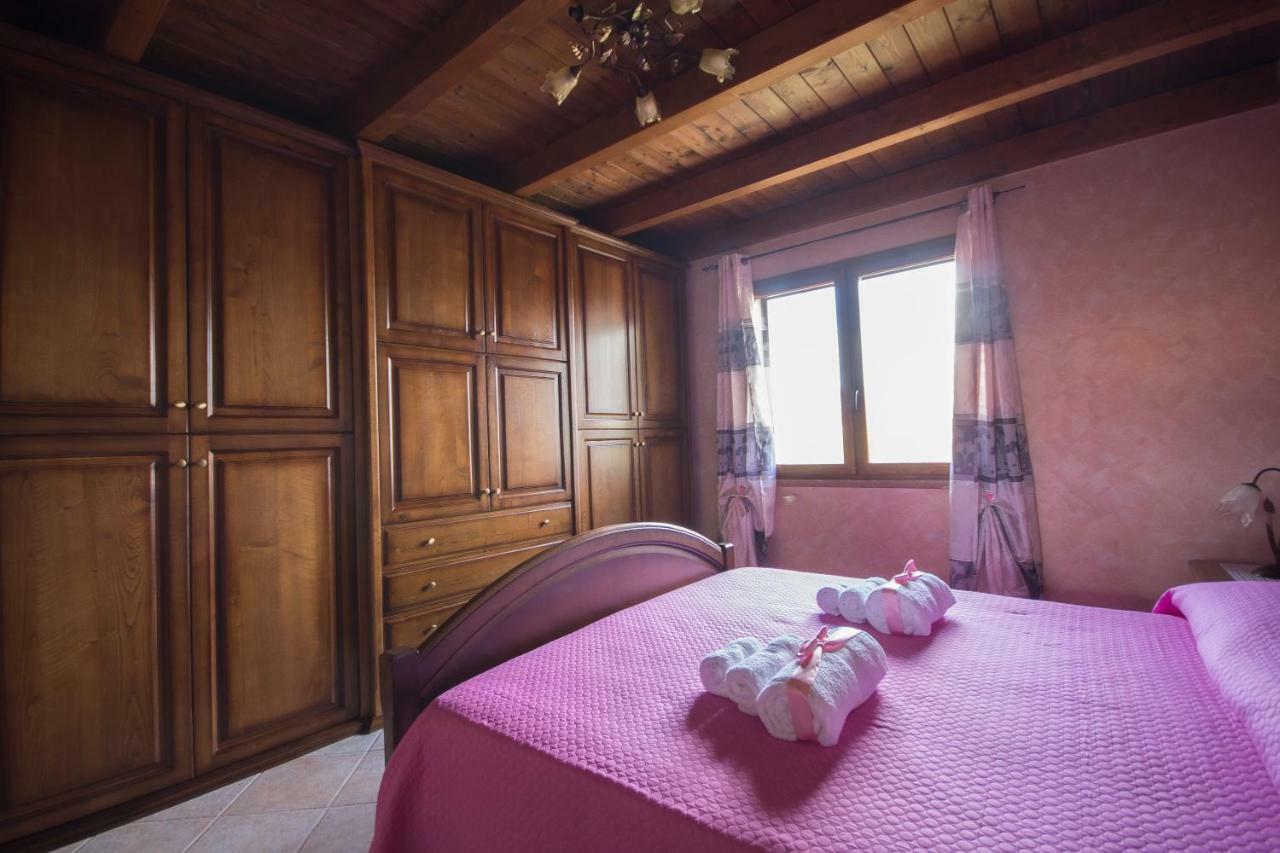 Casa Vacanza Il Mandorlo Domusnovas ภายนอก รูปภาพ